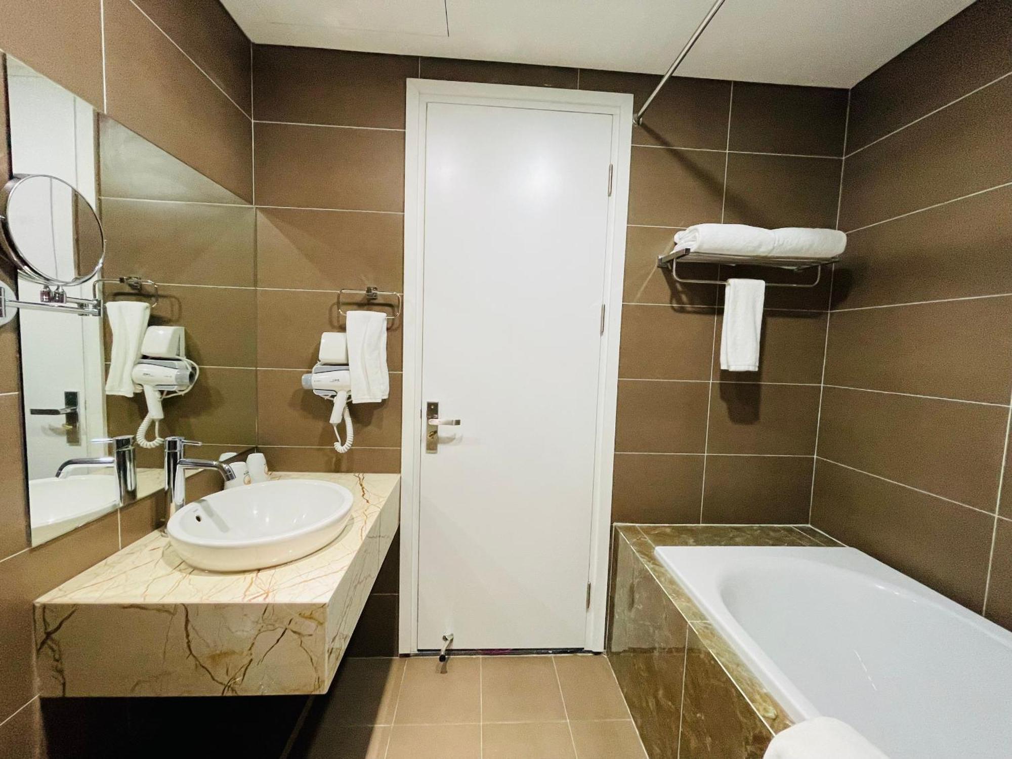 Nesta Grand Hao Nam Apartment Ханой Екстериор снимка